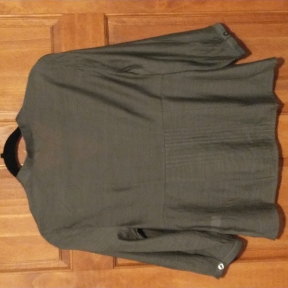 Christopher & Banks woman's size SP 3/4 sleeve lightweight nylon/rayon top - Picture 10 of 12